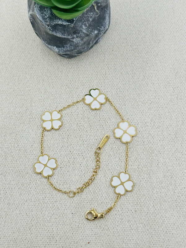 Summer white flower bracelet