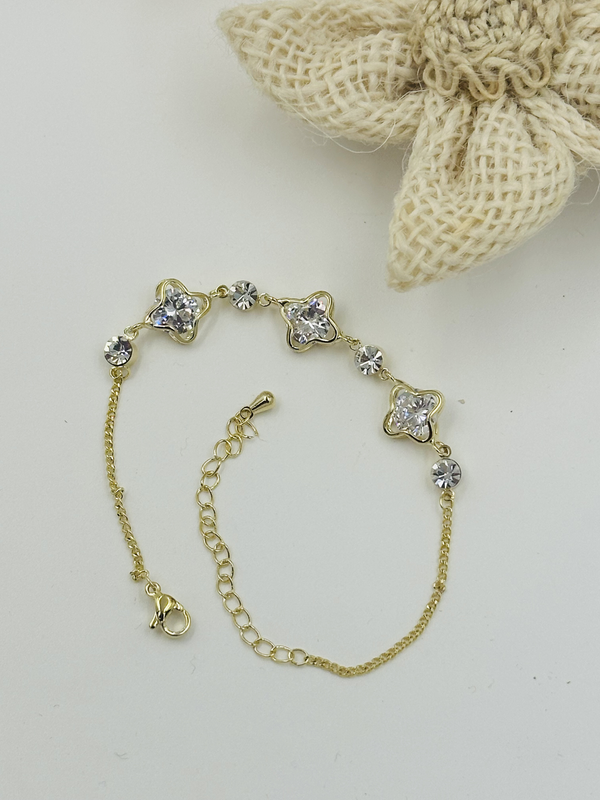 Diamond flower bracelet