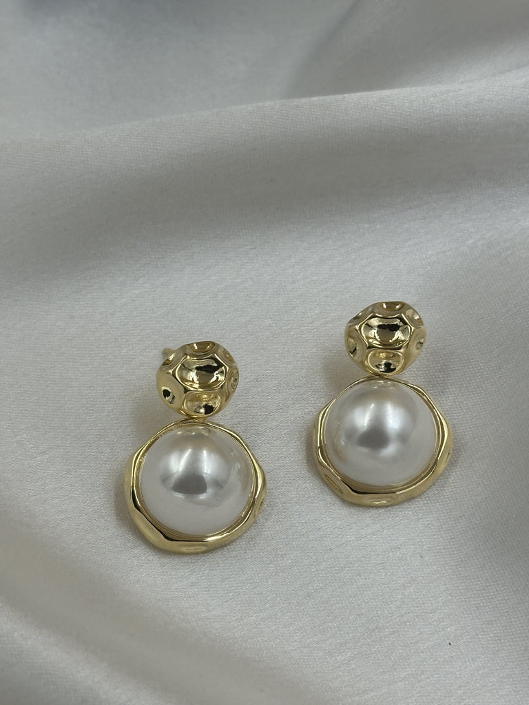 Statement pearl earrings