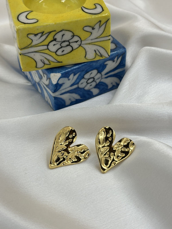 Hammered stylish hearts