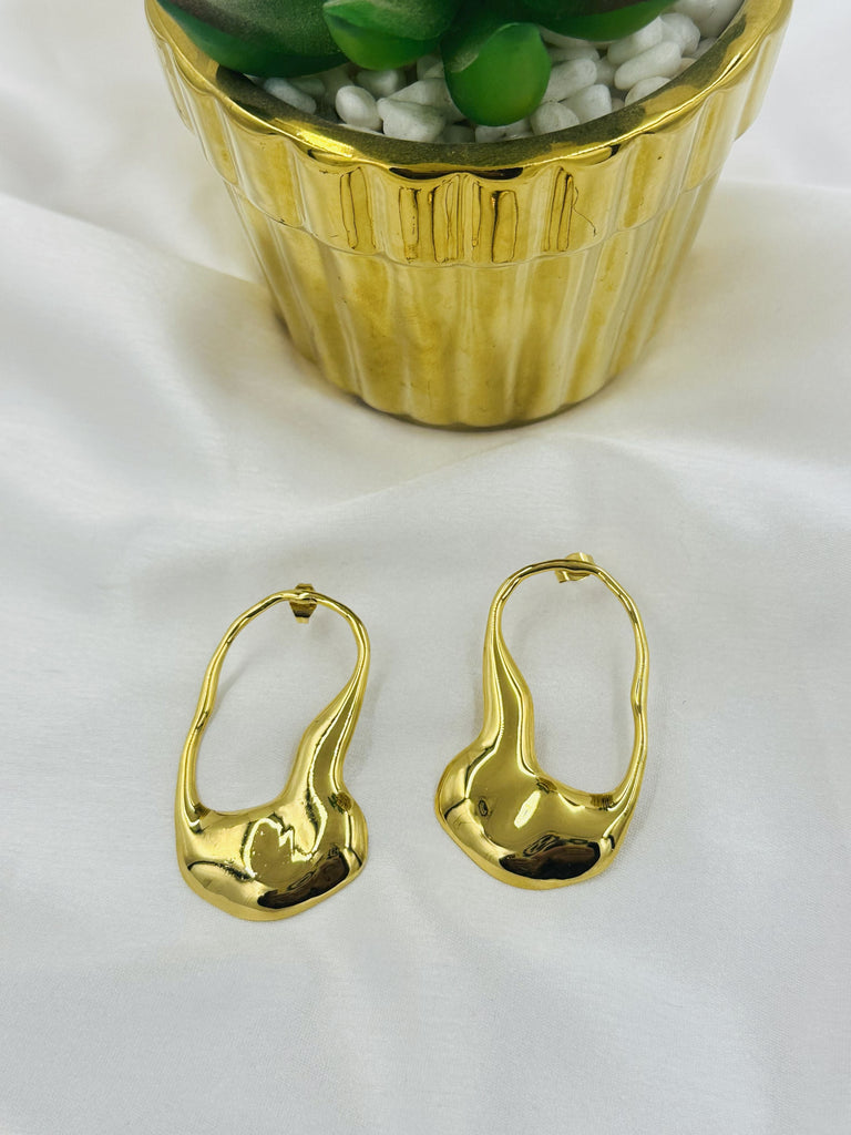 Golden chunky hollow earrings