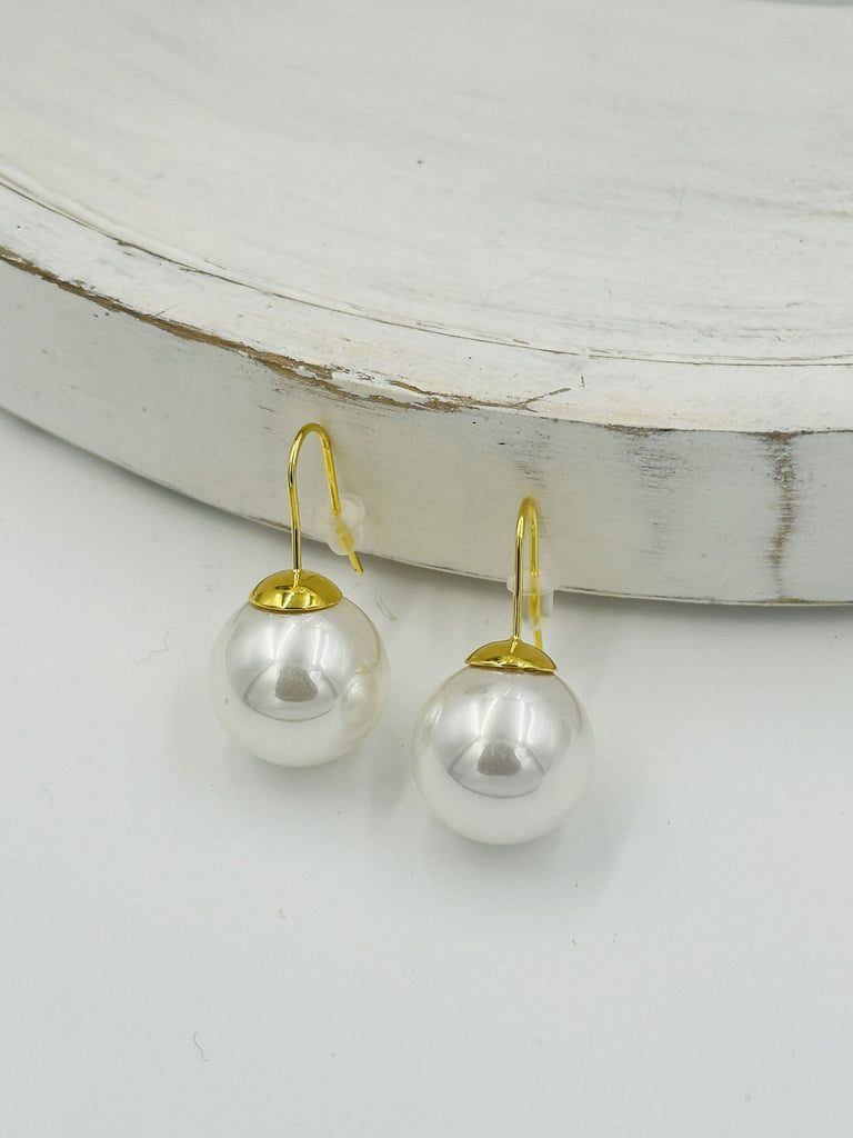 Pearly bow earrings