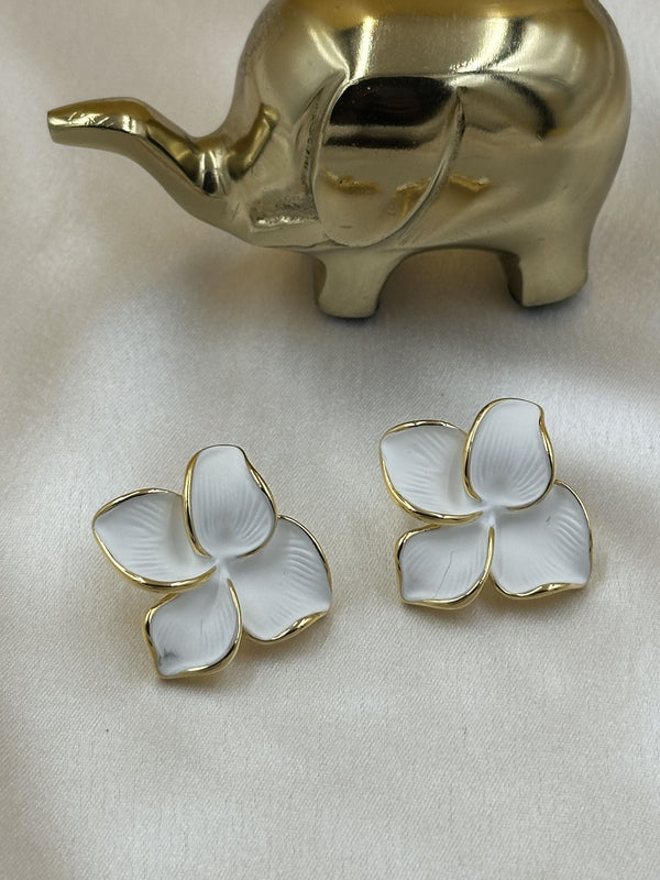 Chunky golden flowral layer earrings