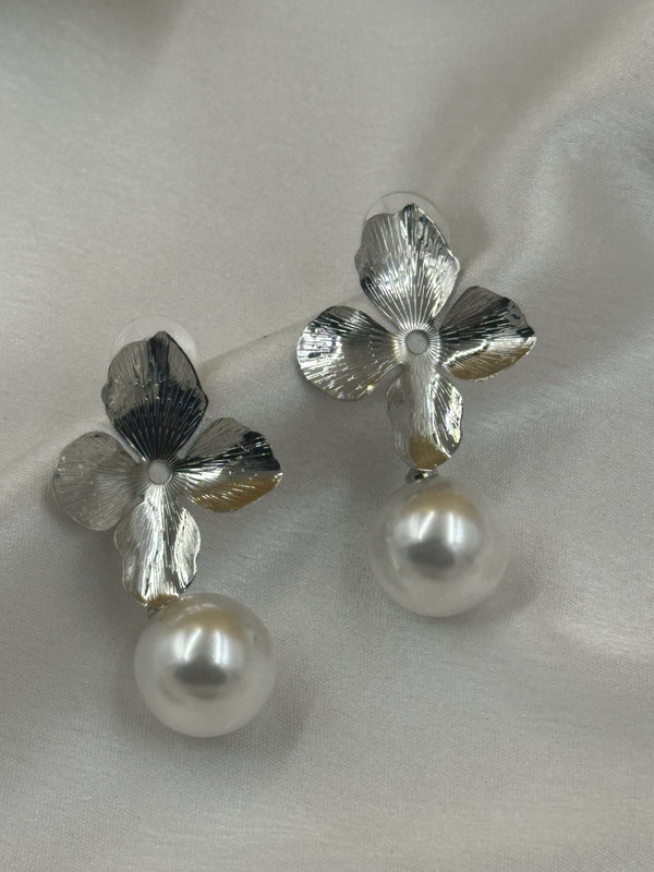 Silver petal flower with pearl earrings