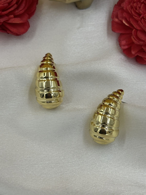 Textured shell earrings