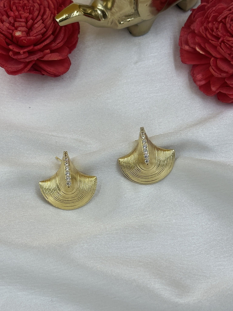 Sea-shell-stripped-earrings