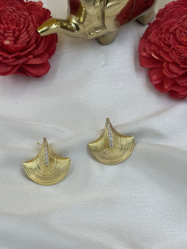 Sea-shell-stripped-earrings