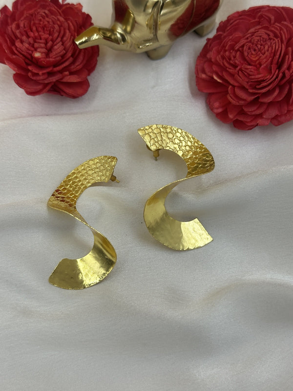 Spiral wavy earrings