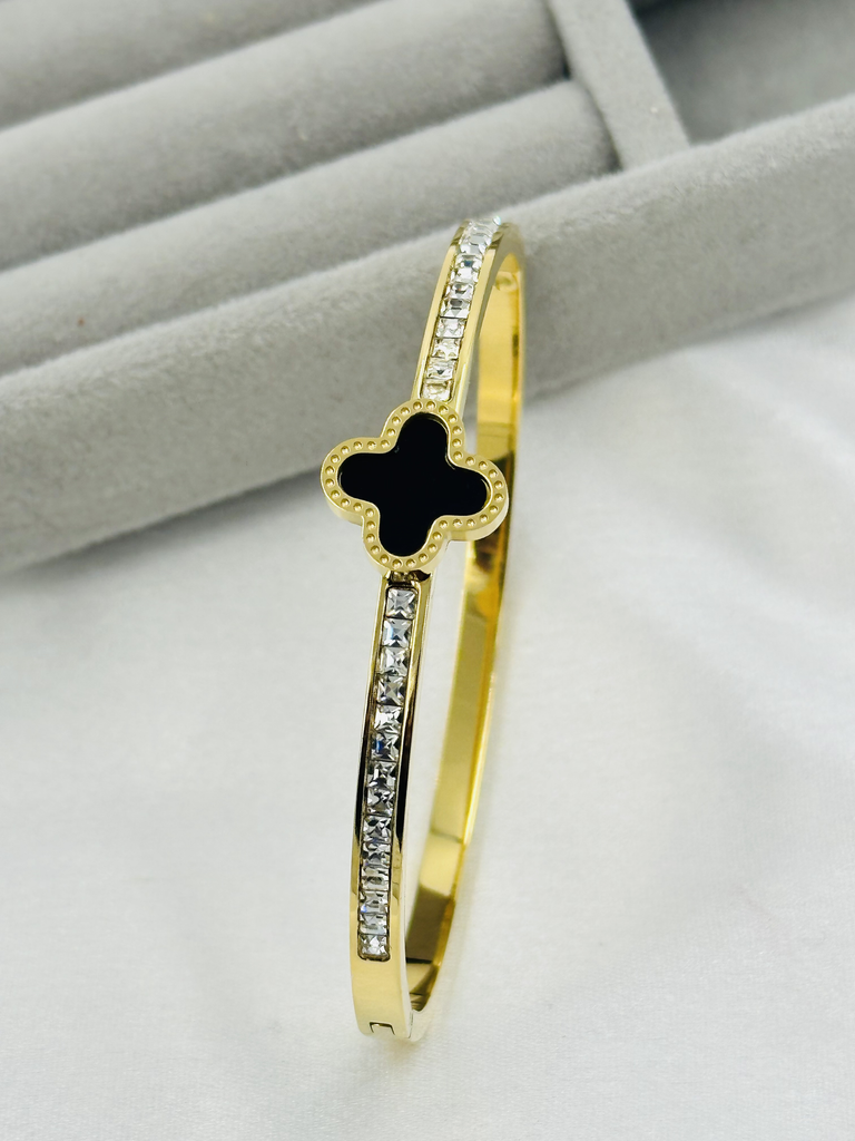 Black flowral kada