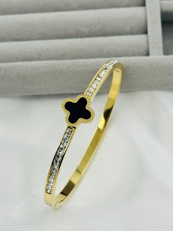 Black flowral kada