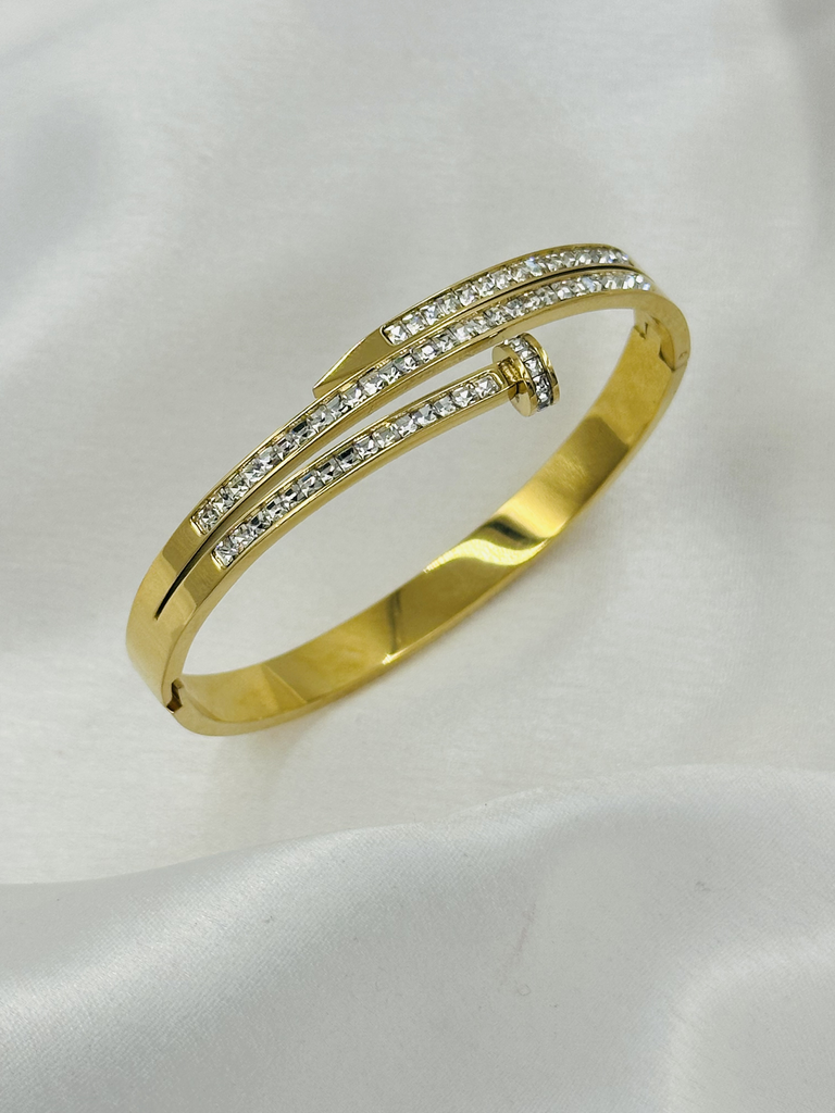 Sparkle-nail-kada