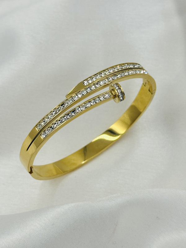 Sparkle-nail-kada