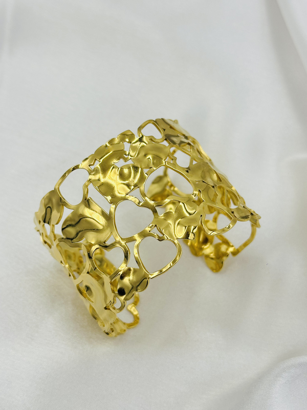Hammered heart handcuff