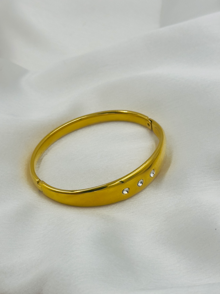 Golden-diamond-fixed-kada