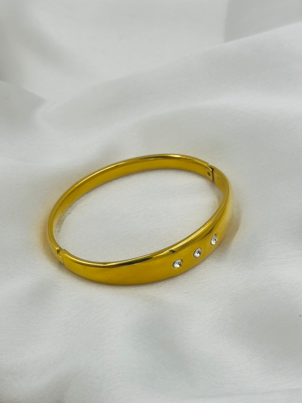 Golden-diamond-fixed-kada
