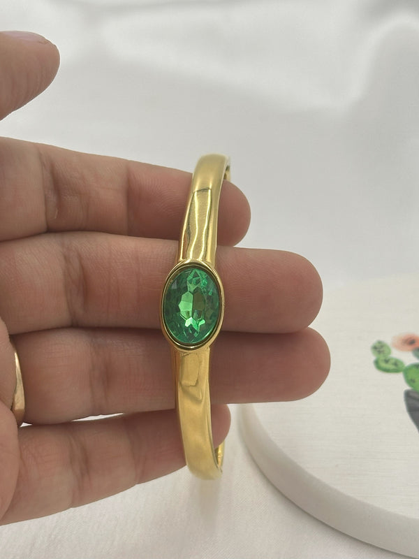 Chunky emerald stone kada