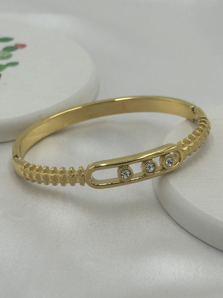 Chunky gold attractive kada