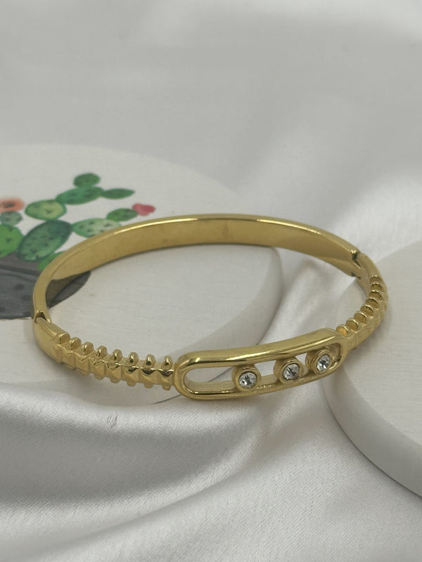 Chunky gold attractive kada
