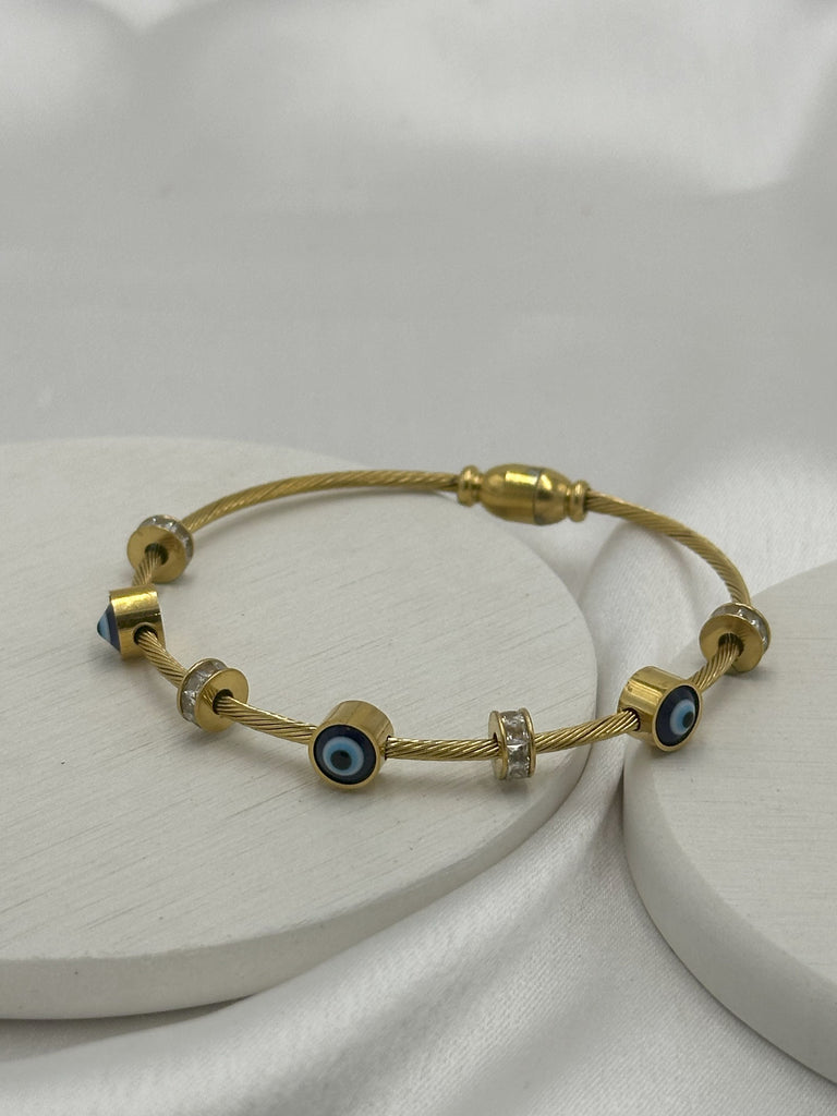 Minimal evil eye magnet kada