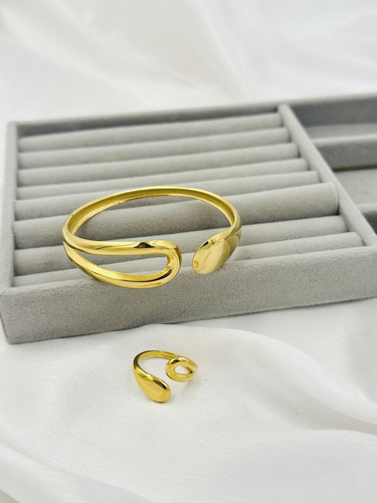 Combo mate handcuff and ring combo