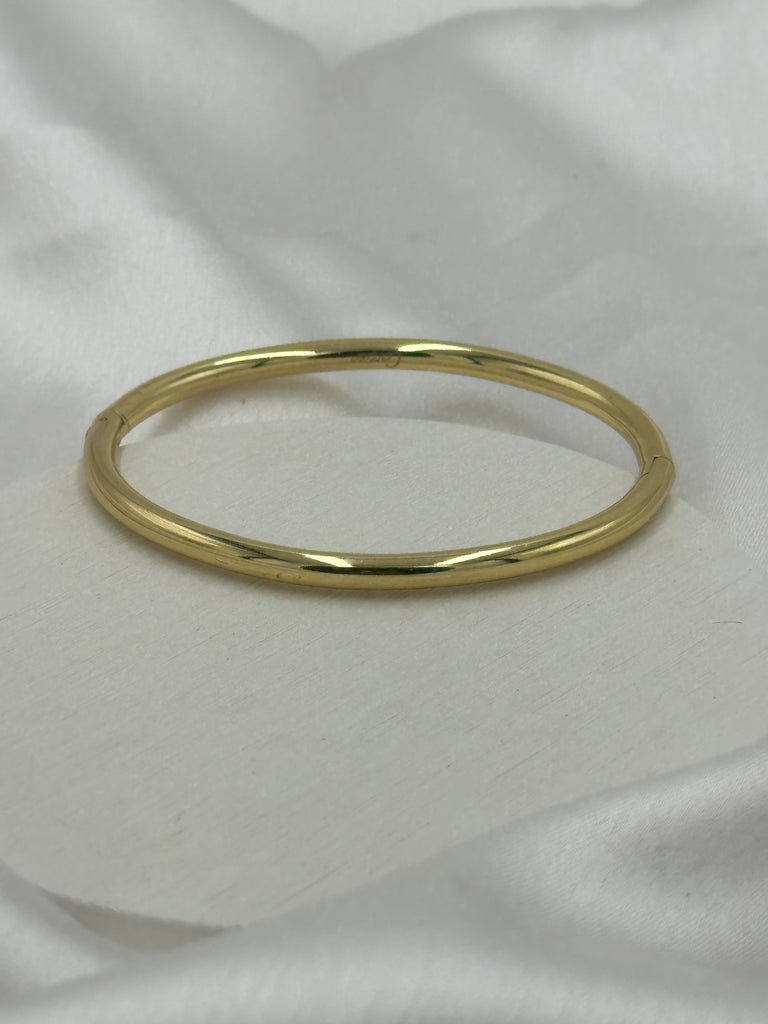 Plain and sleek bangle