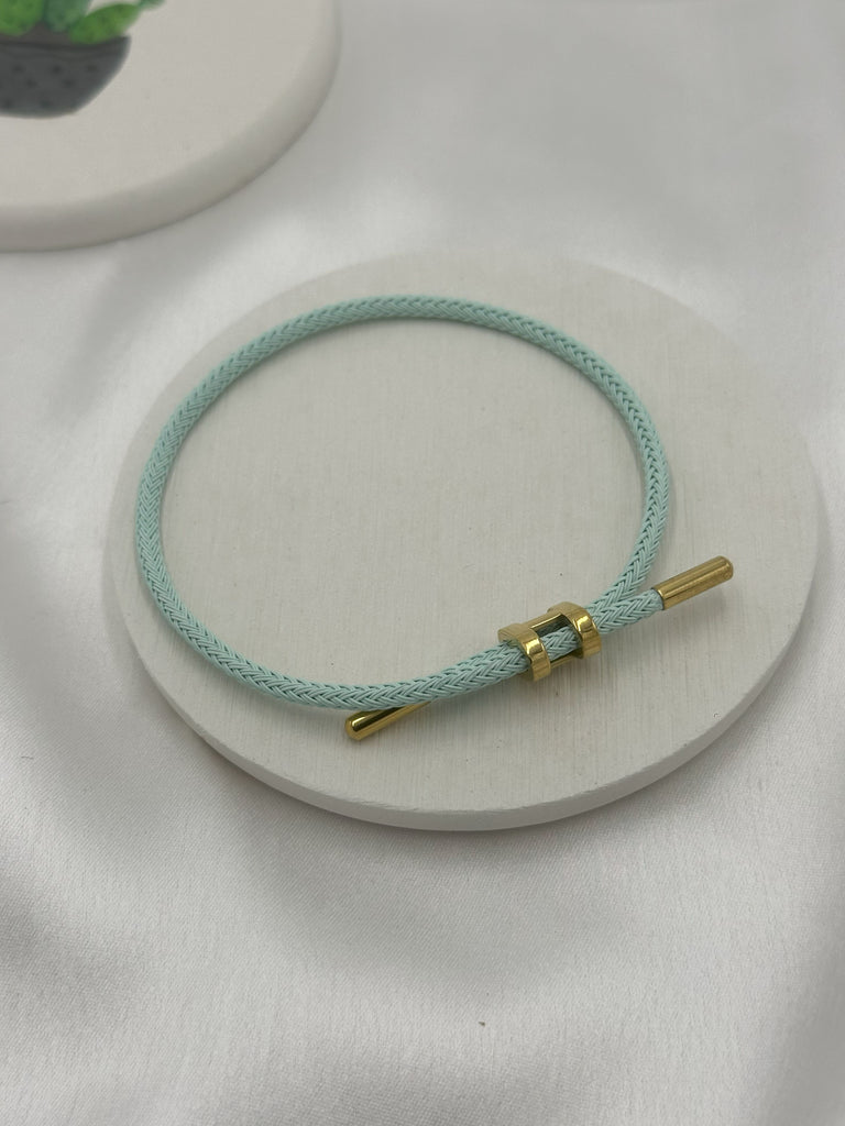 Soft green adjustable thread band