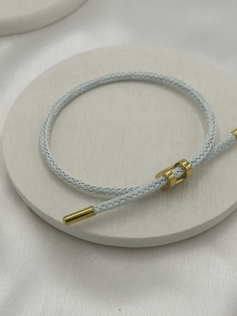 White adjustable thread band