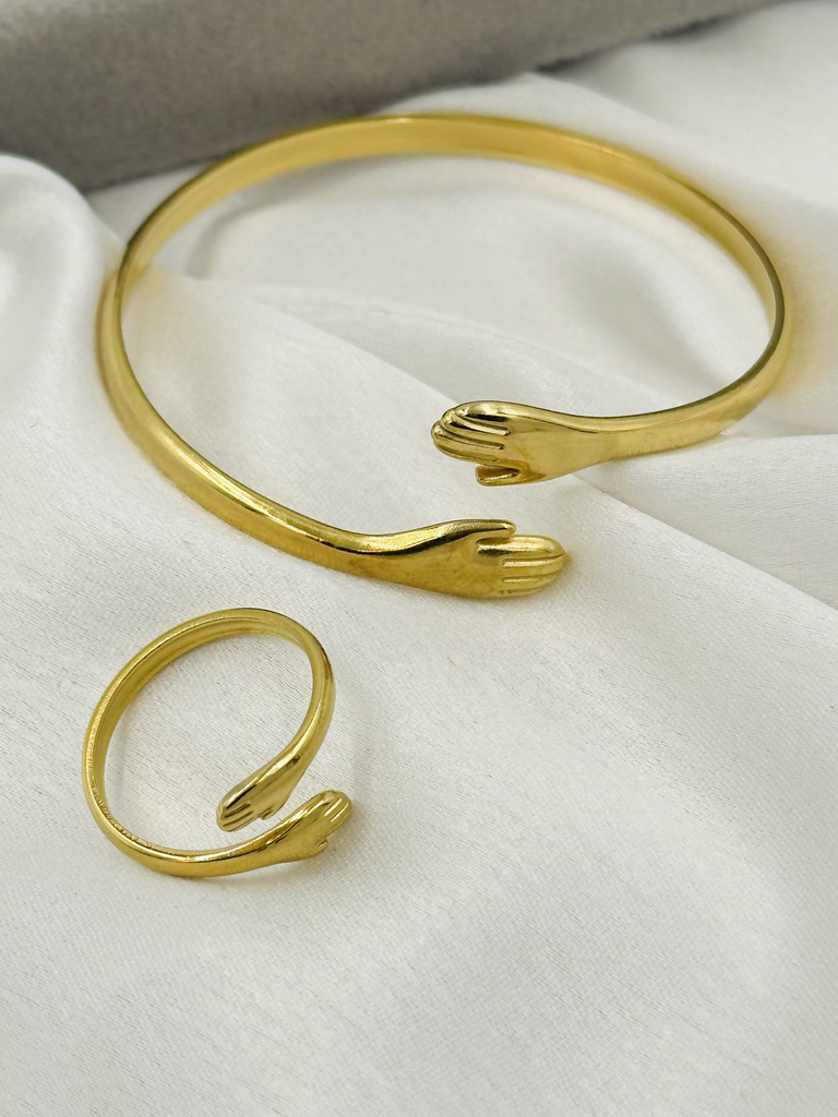 Hug me handcuff and ring combo