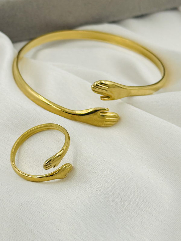 Hug me handcuff and ring combo