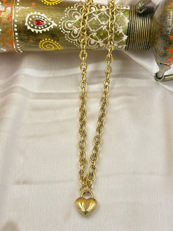 Solid chunky hearty curb chain