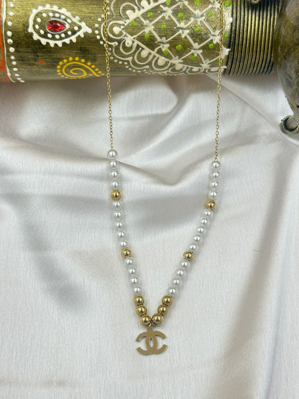 Pearl golden beaded chain