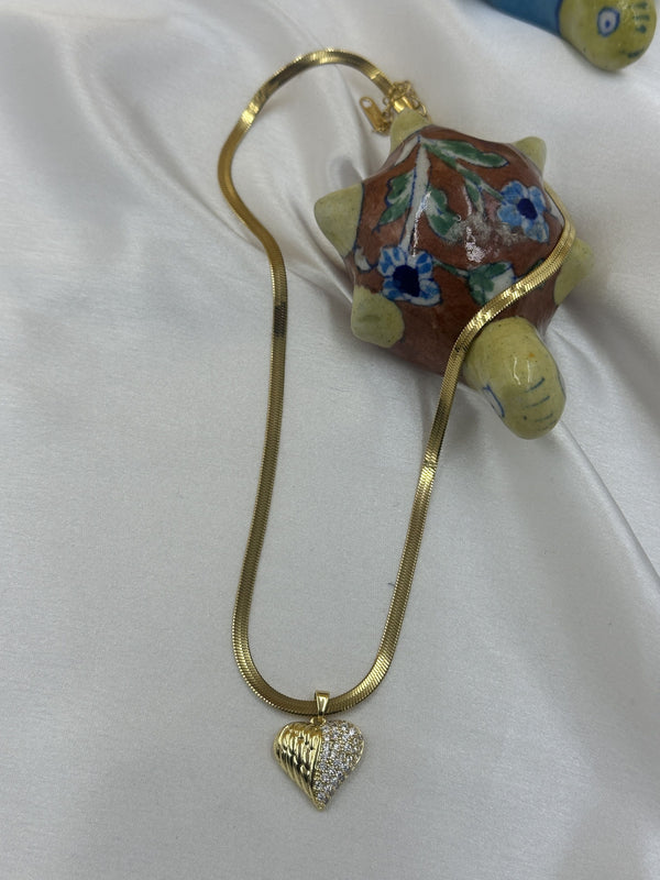 Embedded solid heart snake chain