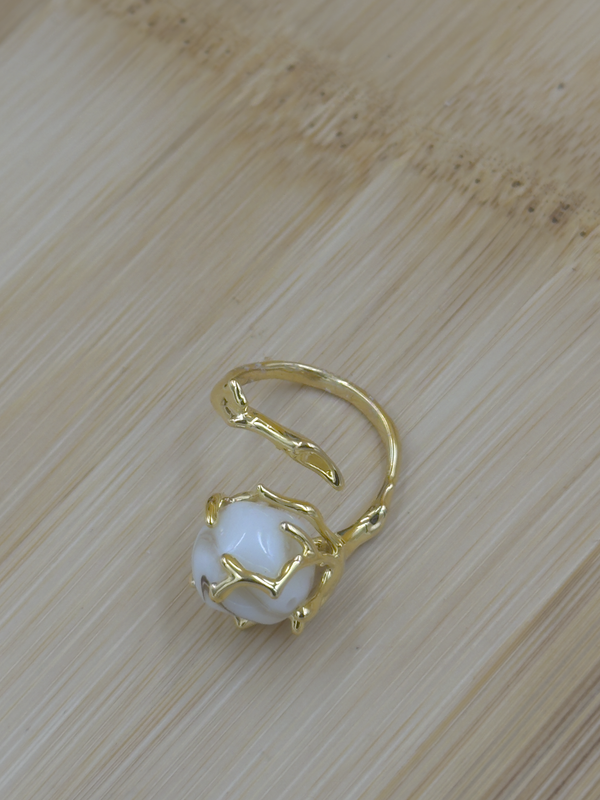 White pearl web ring
