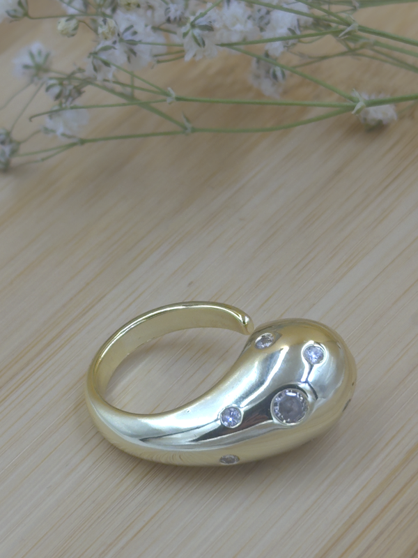 Stone studded chunky ring