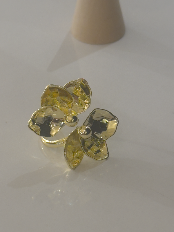 Textured funky flower ring