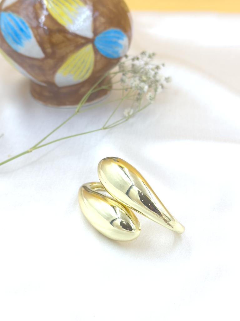 Three finger gold chunky ring