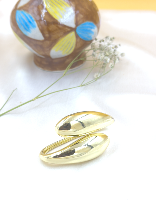 Three finger gold chunky ring