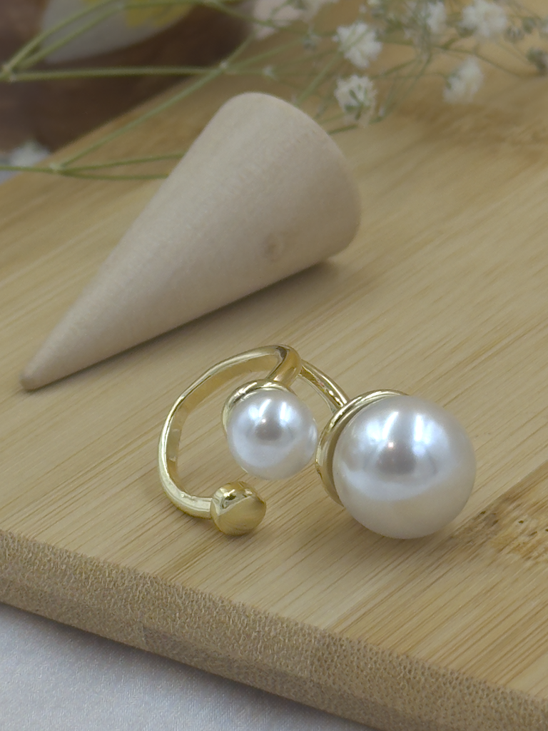 Large white pearl ring