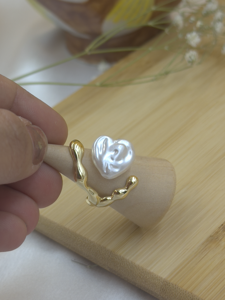 Pearl heart ring