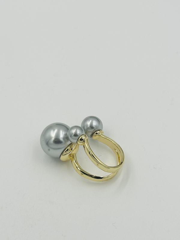 Black pearl ring