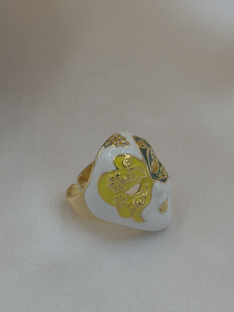 White mask ring