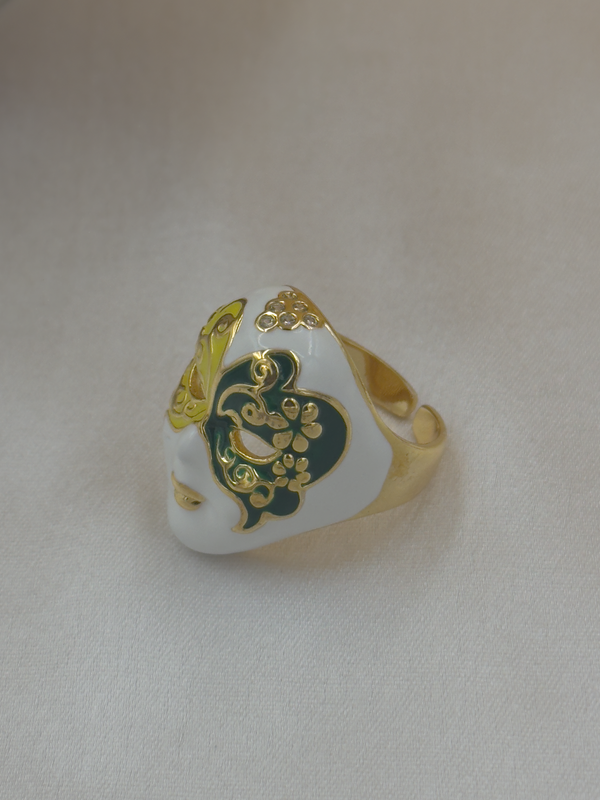 White mask ring