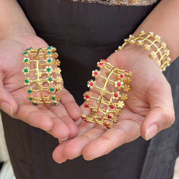 Green rows light weight brass adjustable handcuff