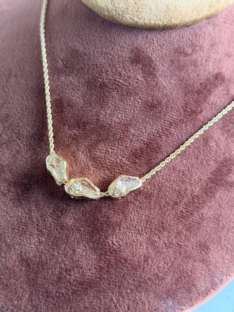 Fashionista neckpiece